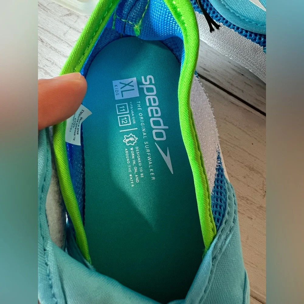 Speedo Kids Water Shoes - Aqua and Neon size 11-12 (XL)